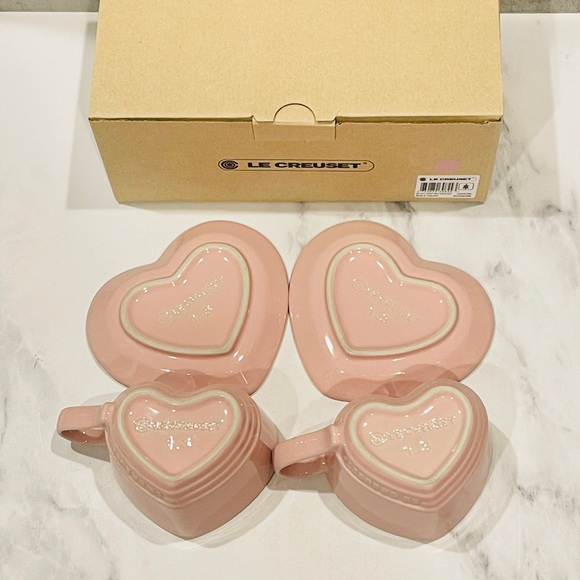 Le Creuset Heart Mugs Set of 2 with Saucer - Picture 5 of 9